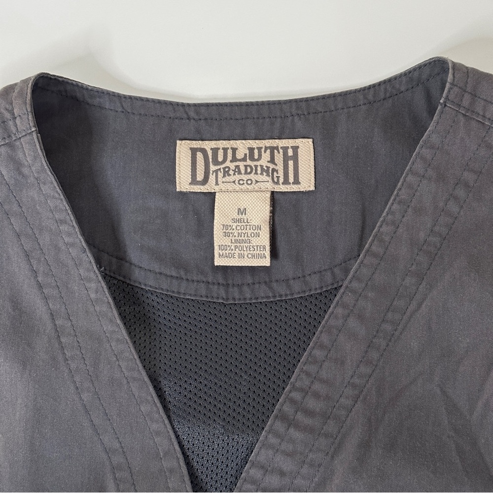 Duluth Trading Gray Cargo Vest M Fishing Hiking Tactical Double Zip Mesh Vents - Picture 3 of 7
